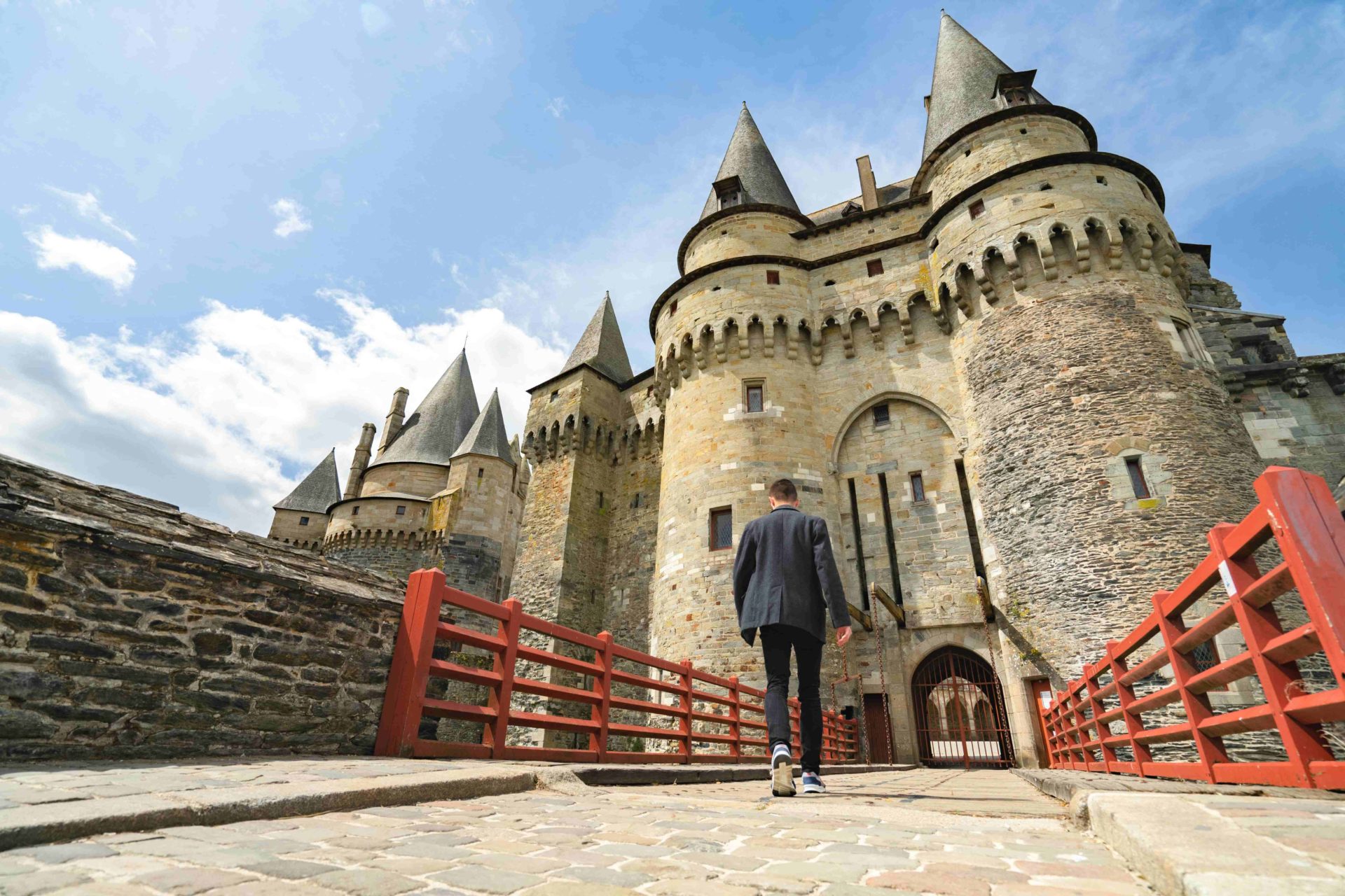 Le château médiéval de Vitré pour un projet de développement web.