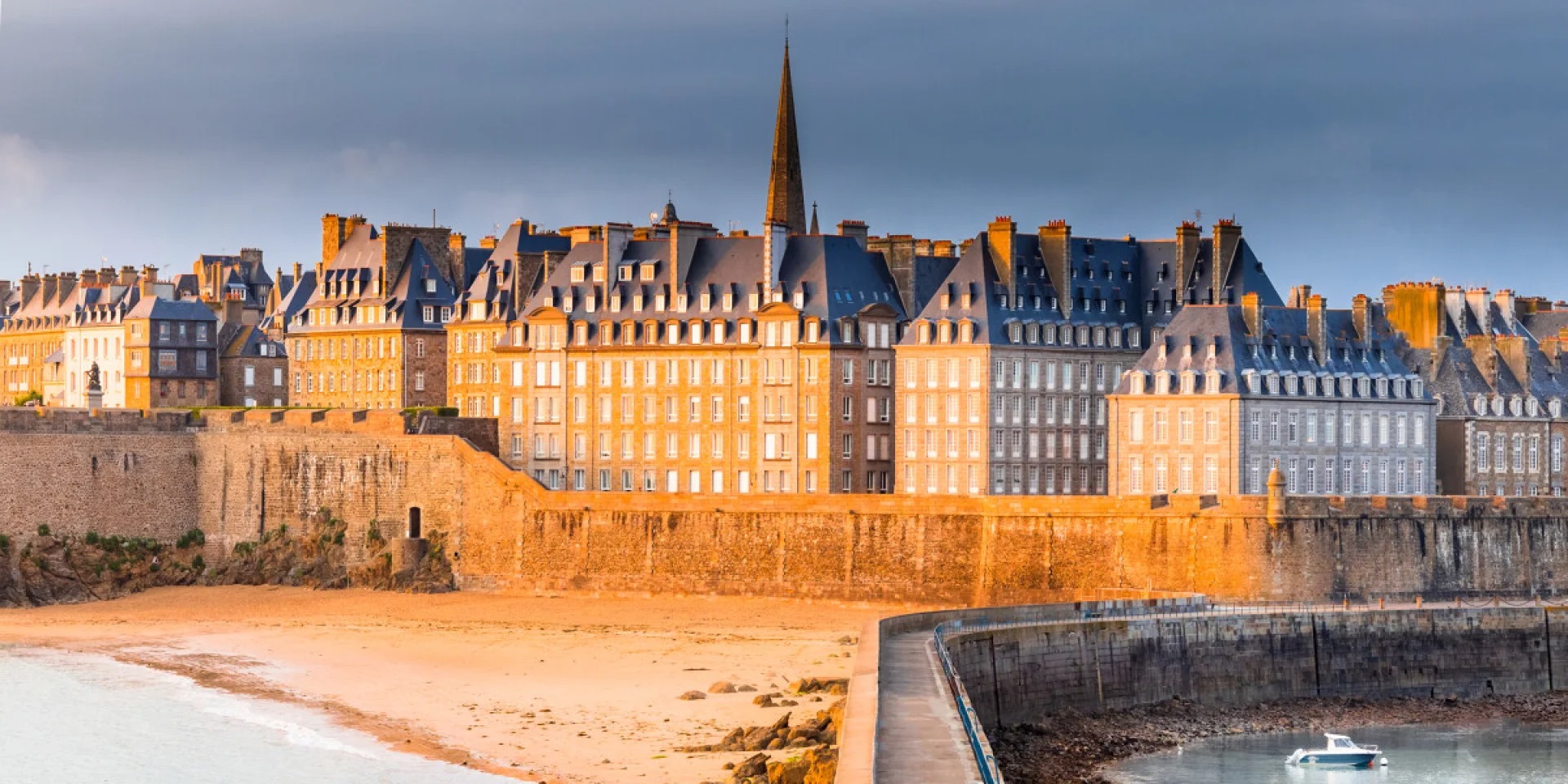 Les remparts de Saint-Malo pour un projet de développement web.