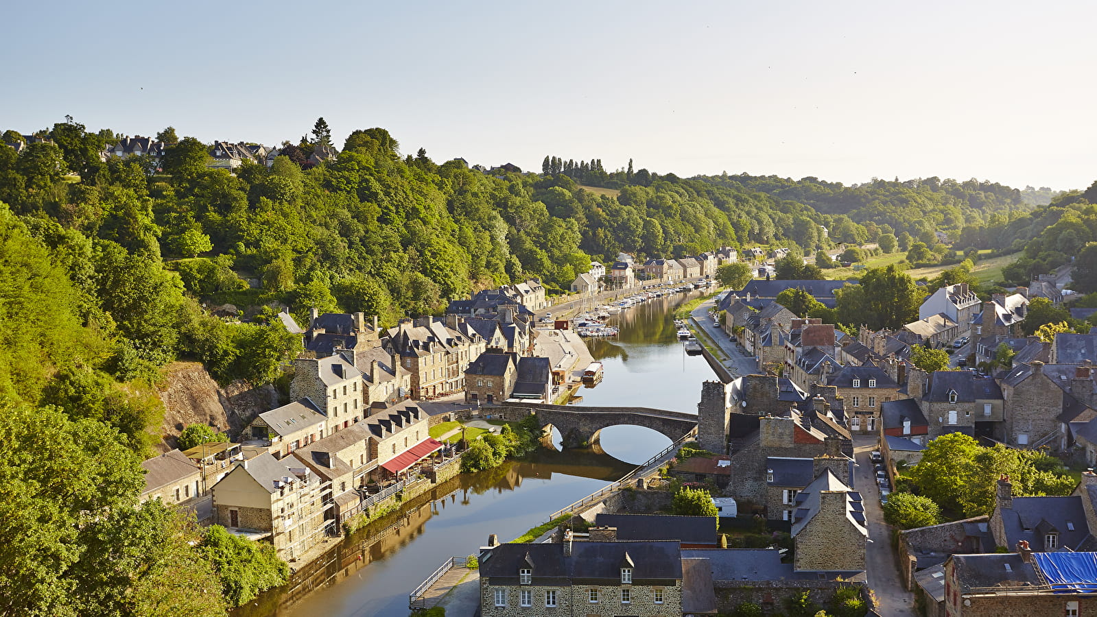 Le port de Dinan sur la Rance, pour un projet web.