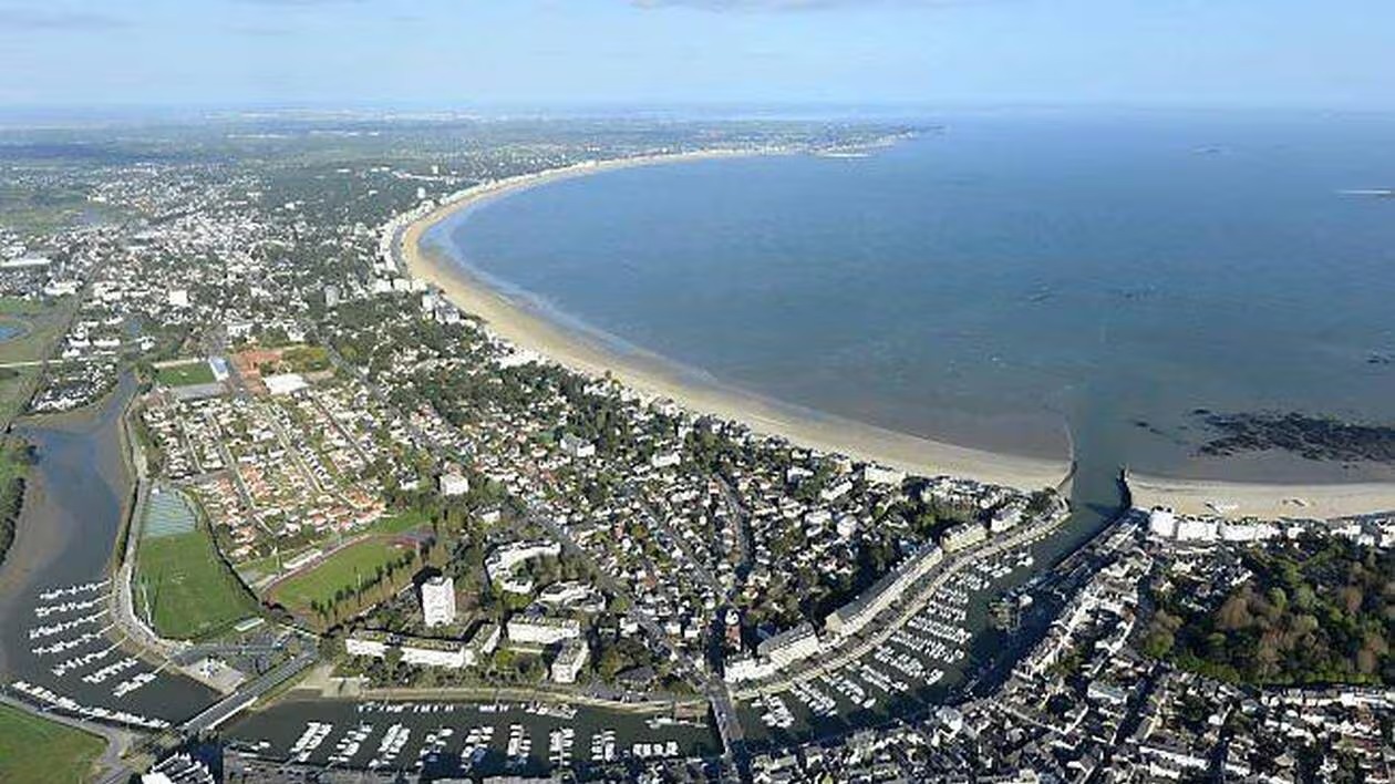 Vue sur la ville de Nantes et la Loire pour un projet web.